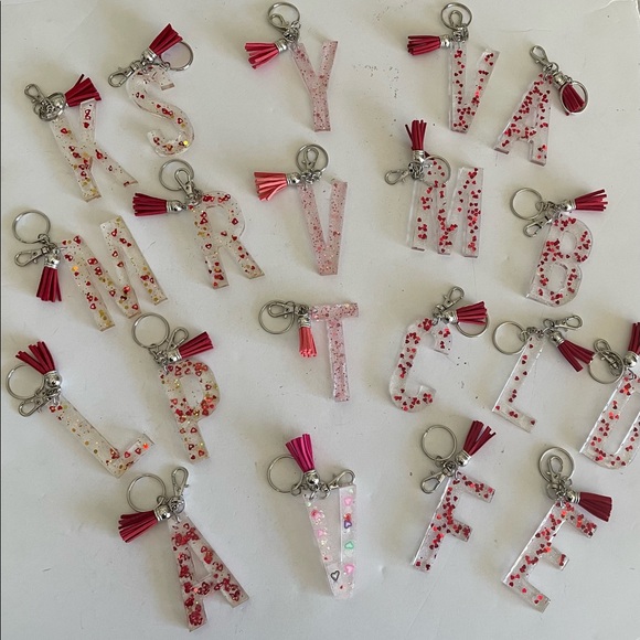 Resin intial key chains - Picture 2 of 12